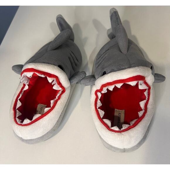EUC Crewcuts Shark Slippers - Picture 1 of 5